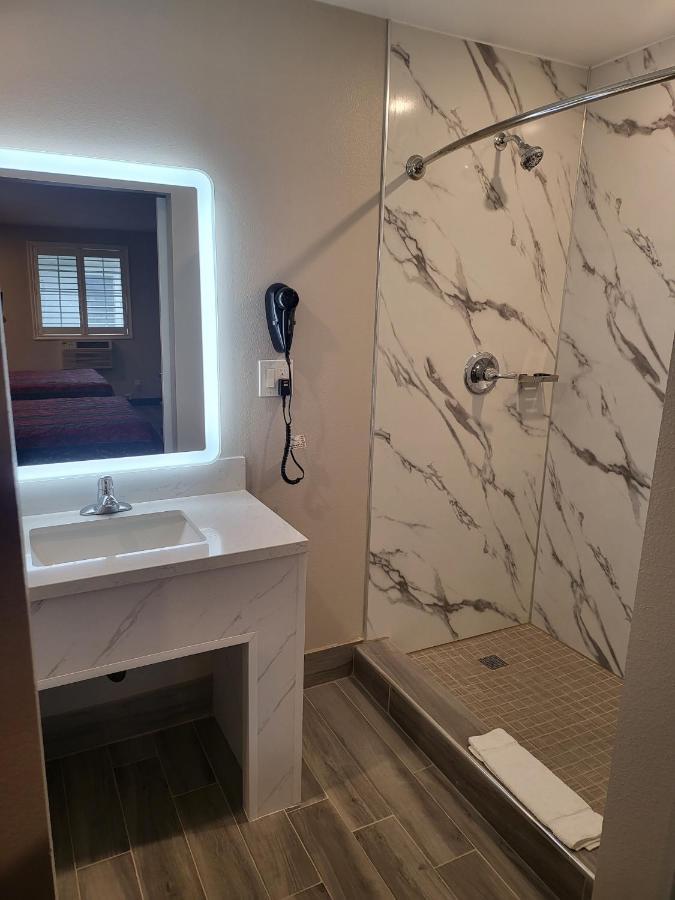 לוס אנג'לס Stadium Inn & Spas מראה חיצוני תמונה